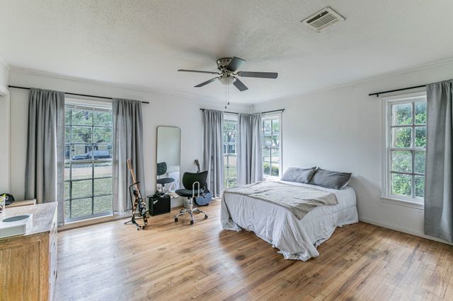 3205 Live Oak Avenue, Waco, TX 76708