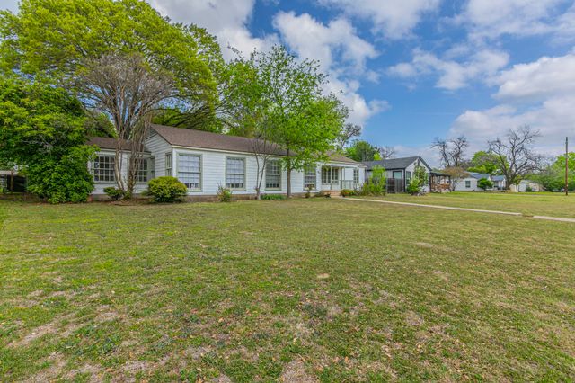 3205 Live Oak Avenue, Waco, TX 76708
