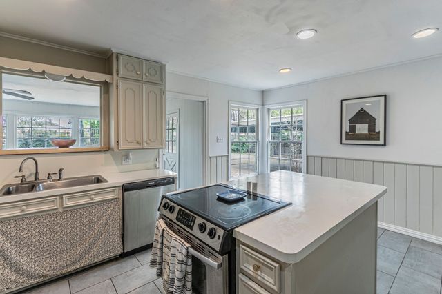 3205 Live Oak Avenue, Waco, TX 76708