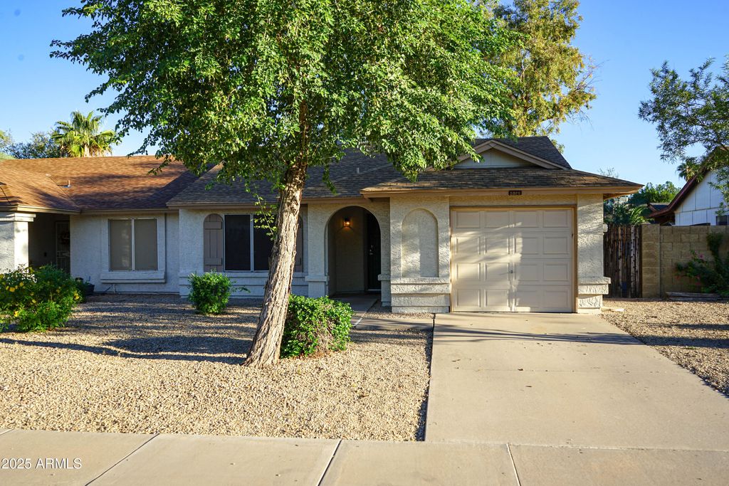 5528 W VENUS Way, Chandler, AZ 85226