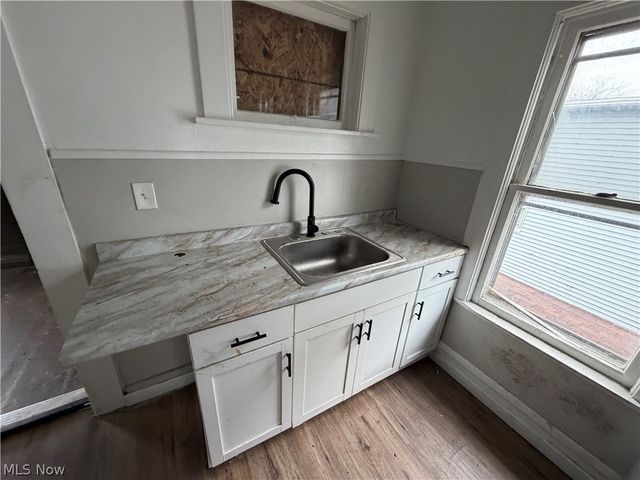 3185 W 58th Street, Cleveland, OH 44102