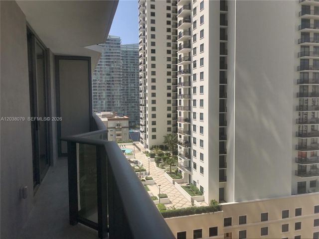 55 SW 9th St 1607, Miami, FL 33130