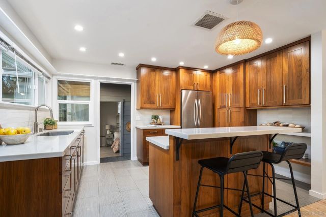 1467 Froude, San Diego, CA 92107