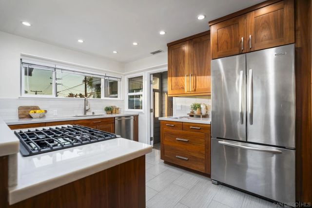 1467 Froude, San Diego, CA 92107