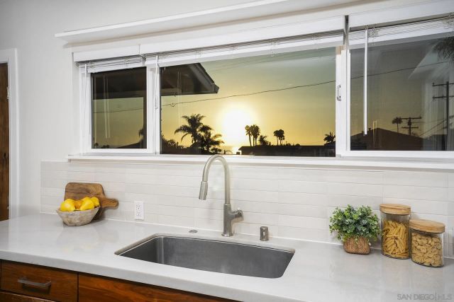 1467 Froude, San Diego, CA 92107