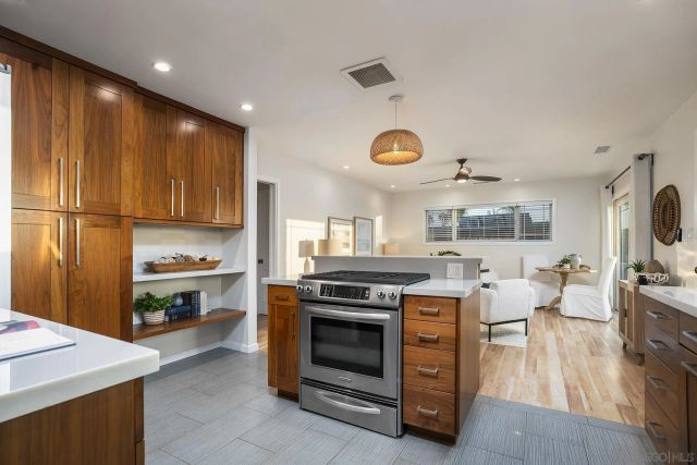 1467 Froude, San Diego, CA 92107