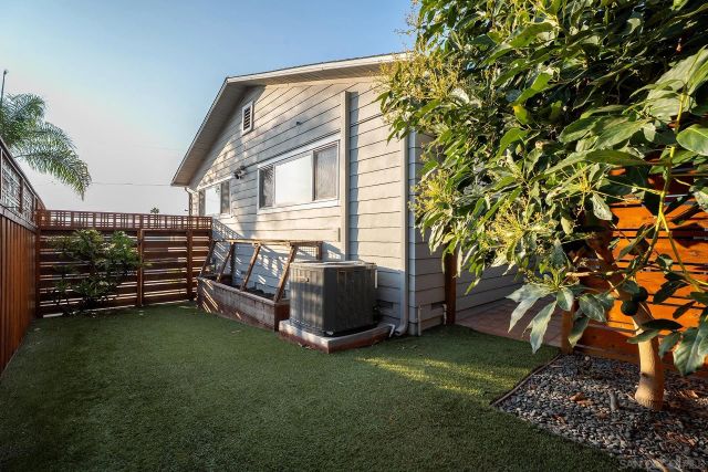 1467 Froude, San Diego, CA 92107