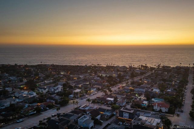 1467 Froude, San Diego, CA 92107