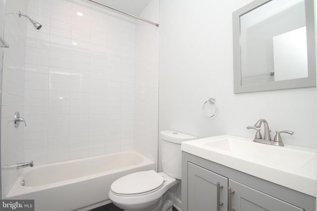 3910 W GIRARD AVE, Philadelphia, PA 19104