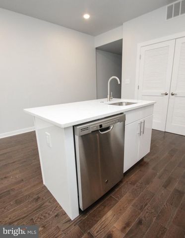 3910 W GIRARD AVE, Philadelphia, PA 19104