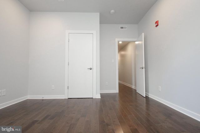 3910 W GIRARD AVE, Philadelphia, PA 19104