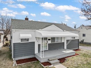 27210 Seyburn Avenue, Warren, MI 48092