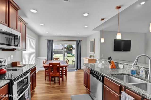 32 Maxwell Drive, Rocky Point, NC 28457