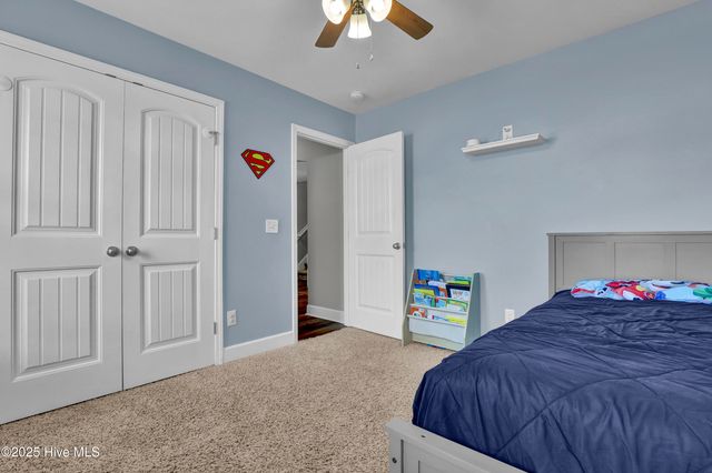 32 Maxwell Drive, Rocky Point, NC 28457