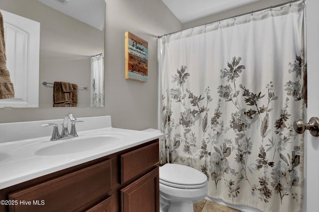 32 Maxwell Drive, Rocky Point, NC 28457
