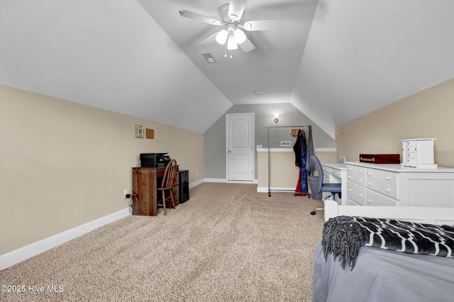 32 Maxwell Drive, Rocky Point, NC 28457