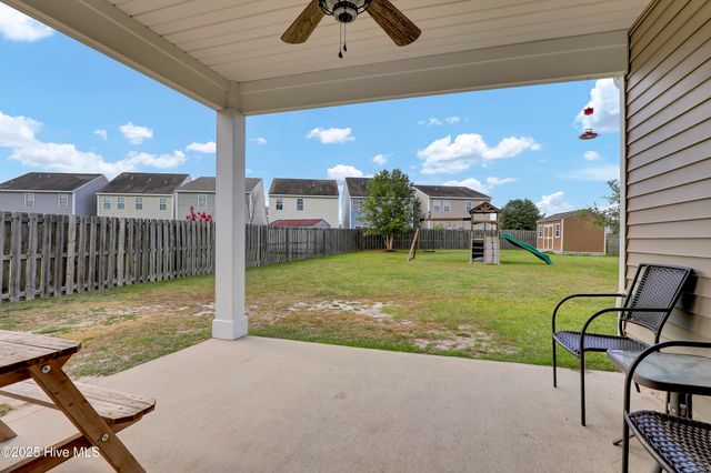 32 Maxwell Drive, Rocky Point, NC 28457
