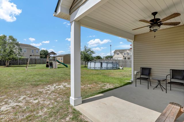 32 Maxwell Drive, Rocky Point, NC 28457
