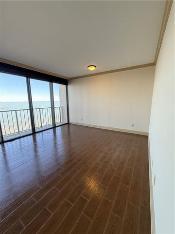 4350 Ocean Dr 303, Corpus Christi, TX 78412