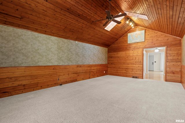 18 LAUTERBACH Drive, Bartonville, IL 61607