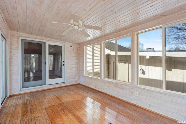 18 LAUTERBACH Drive, Bartonville, IL 61607