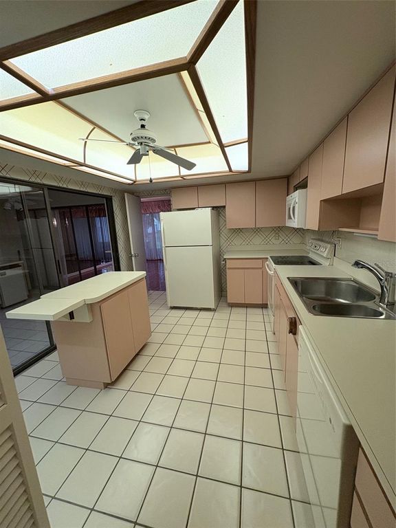 14111 CYPRESS CIRCLE, Tampa, FL 33618