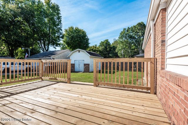 10202 Moonlight Way, Louisville, KY 40272