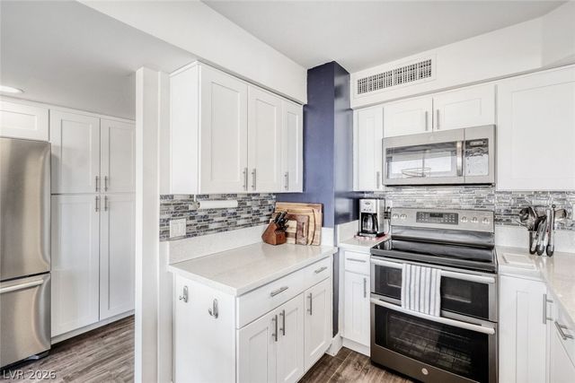 3111 Bel Air Drive 21F, Las Vegas, NV 89109