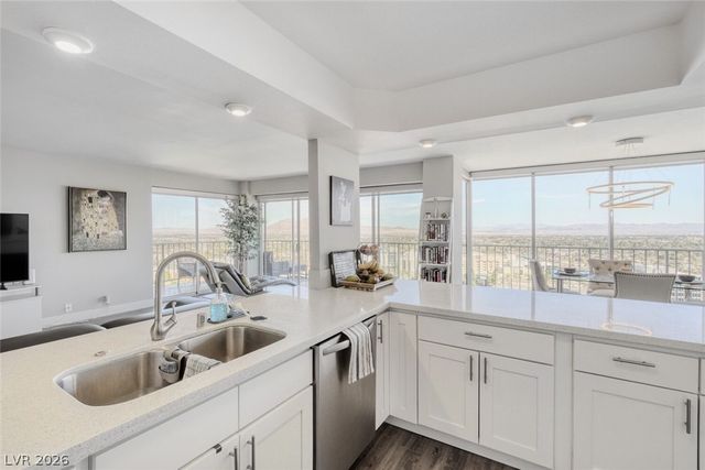 3111 Bel Air Drive 21F, Las Vegas, NV 89109