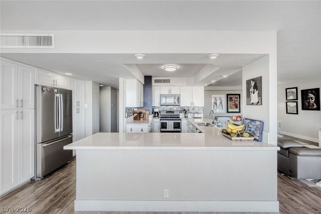 3111 Bel Air Drive 21F, Las Vegas, NV 89109