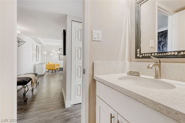 3111 Bel Air Drive 21F, Las Vegas, NV 89109