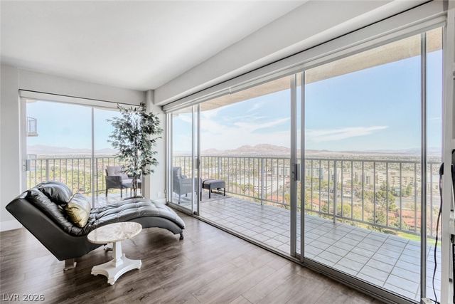 3111 Bel Air Drive 21F, Las Vegas, NV 89109