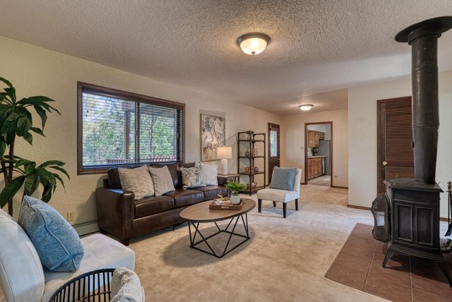 3 Pine Court, Tijeras, NM 87059