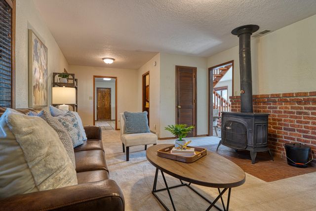 3 Pine Court, Tijeras, NM 87059