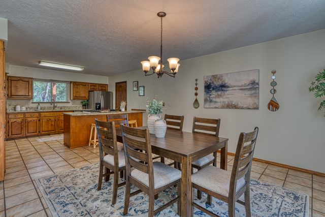 3 Pine Court, Tijeras, NM 87059