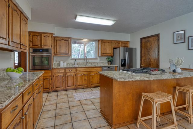 3 Pine Court, Tijeras, NM 87059