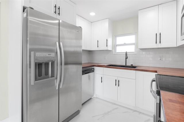 130 VIRGINIA COURT, Englewood, FL 34223