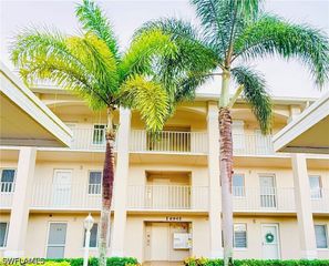 6945 Dennis CIR i206, Naples, FL 34104