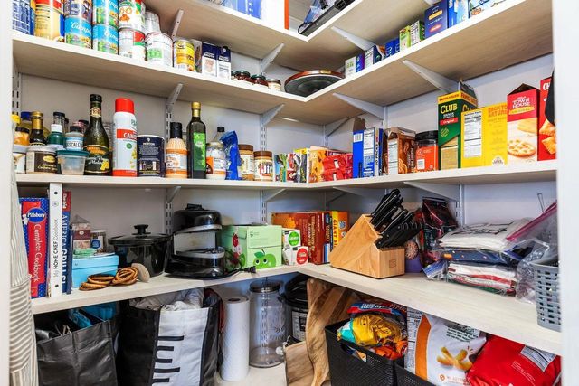 1143 AVA COURT, Neenah, WI 54956