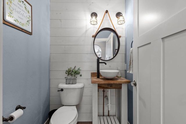 1143 AVA COURT, Neenah, WI 54956