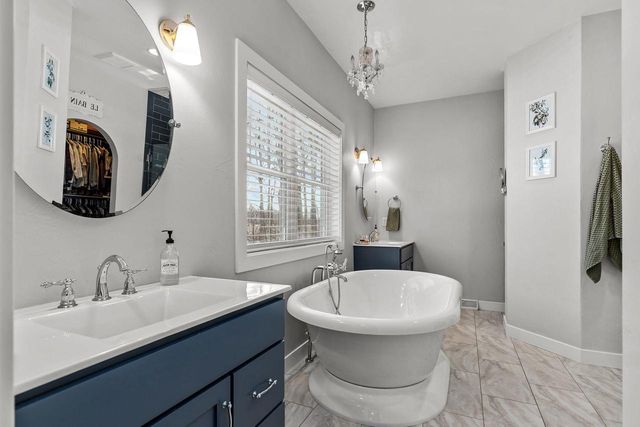 1143 AVA COURT, Neenah, WI 54956