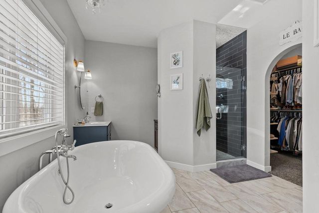 1143 AVA COURT, Neenah, WI 54956