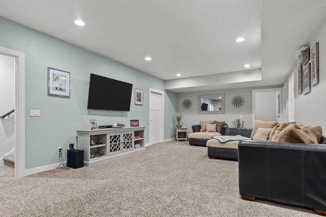 1143 AVA COURT, Neenah, WI 54956