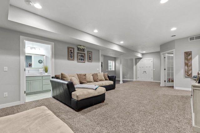 1143 AVA COURT, Neenah, WI 54956