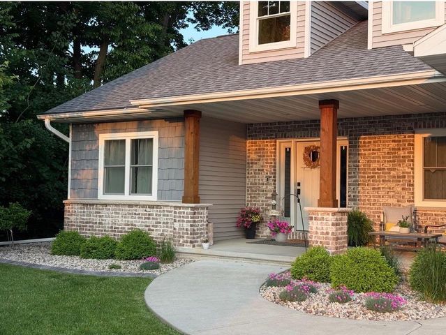 1143 AVA COURT, Neenah, WI 54956