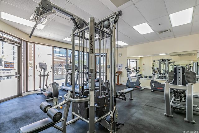 445 Seaside Avenue 3916, Honolulu, HI 96815