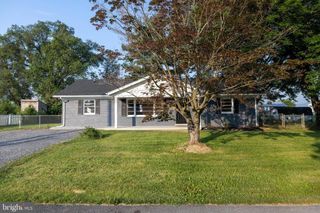6 CHARLES ST, Luray, VA 22835