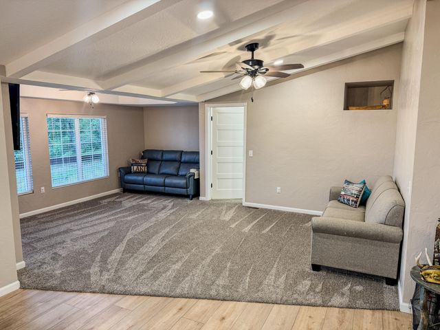 19 Lakeview Drive, Theodosia, MO 65761