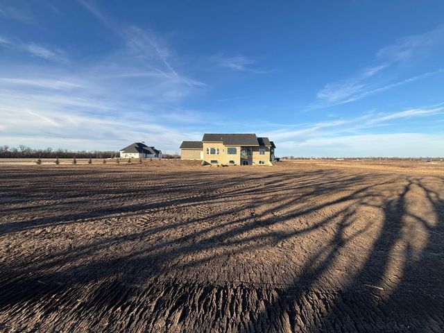 9035 N Isabelle, Valley Center, KS 67147