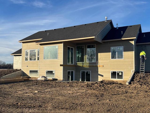 9035 N Isabelle, Valley Center, KS 67147